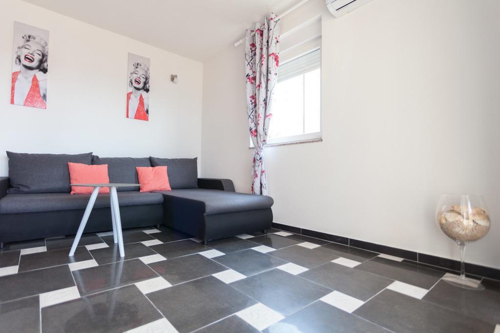 Apartment Luxury Allen With Pool Klimno
